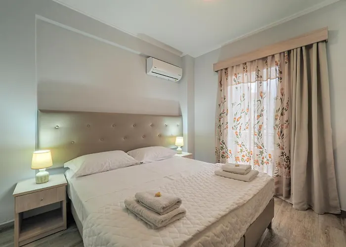 Charmy 2Bd Apartment Near Mon Repos Beach