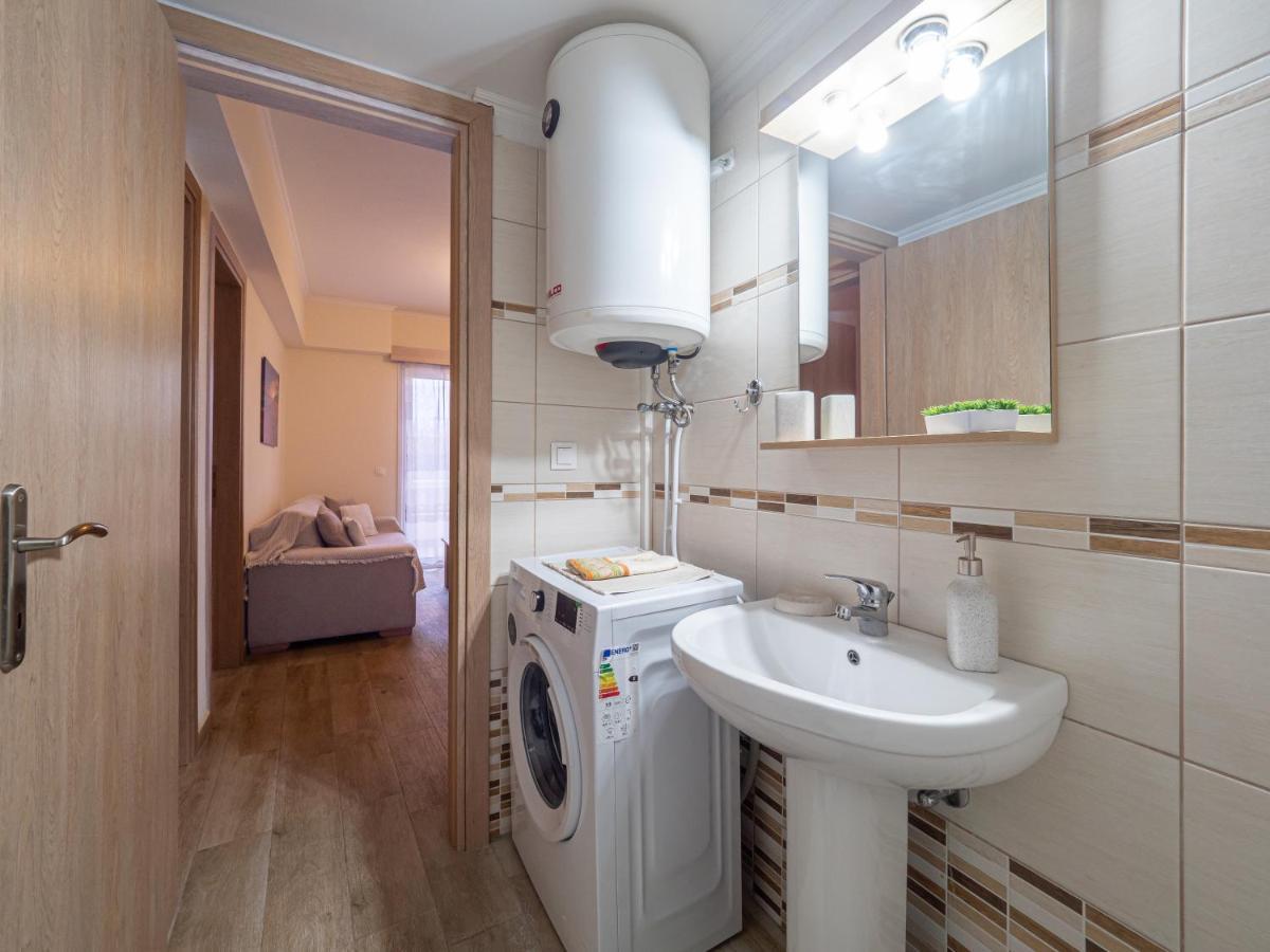 Charmy 2bd Near Mon Repos *