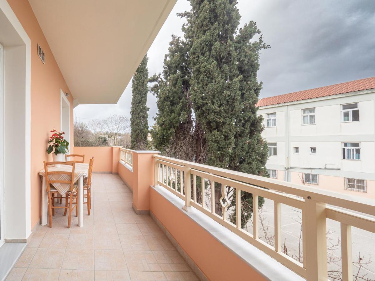 Charmy 2bd Near Mon Repos Apartment *